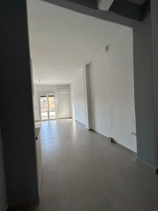 Photo 320334178