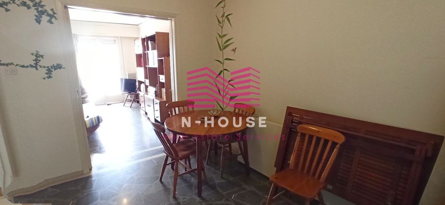 Photo 320671414