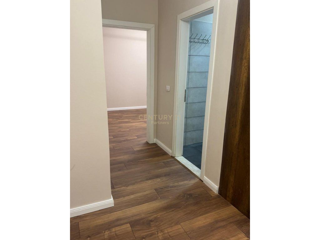 Apartament në shitje Shkozë