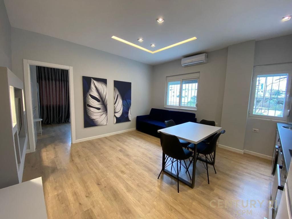 Apartament me qira 21 Dhjetori
