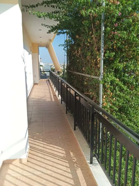 Photo 321397429
