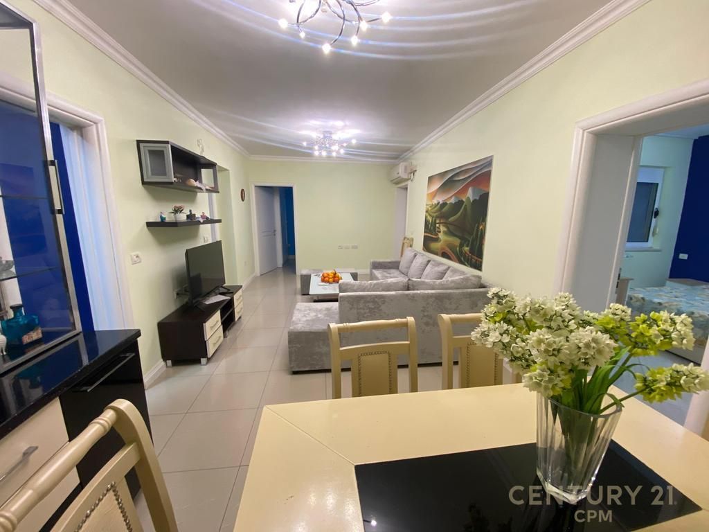 Apartament me qira Pazari i Ri