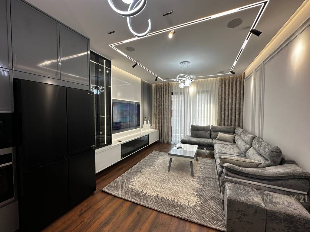 Apartament me qira Farmacia 10