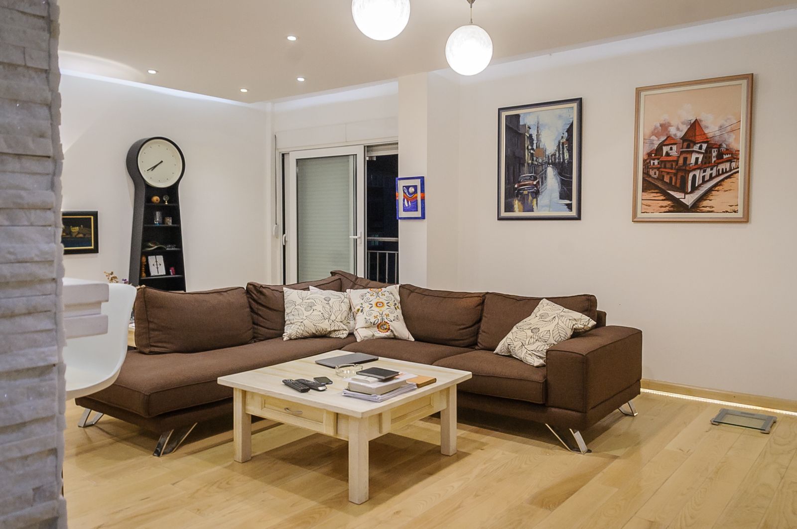 Helle Wohnung mit 2 Schlafzimmern und Bibliothek, 88 m², Block 5, Podgorica – zur Miete 2