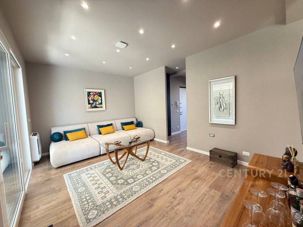 Apartament në shitje Gjiri I Lalzit