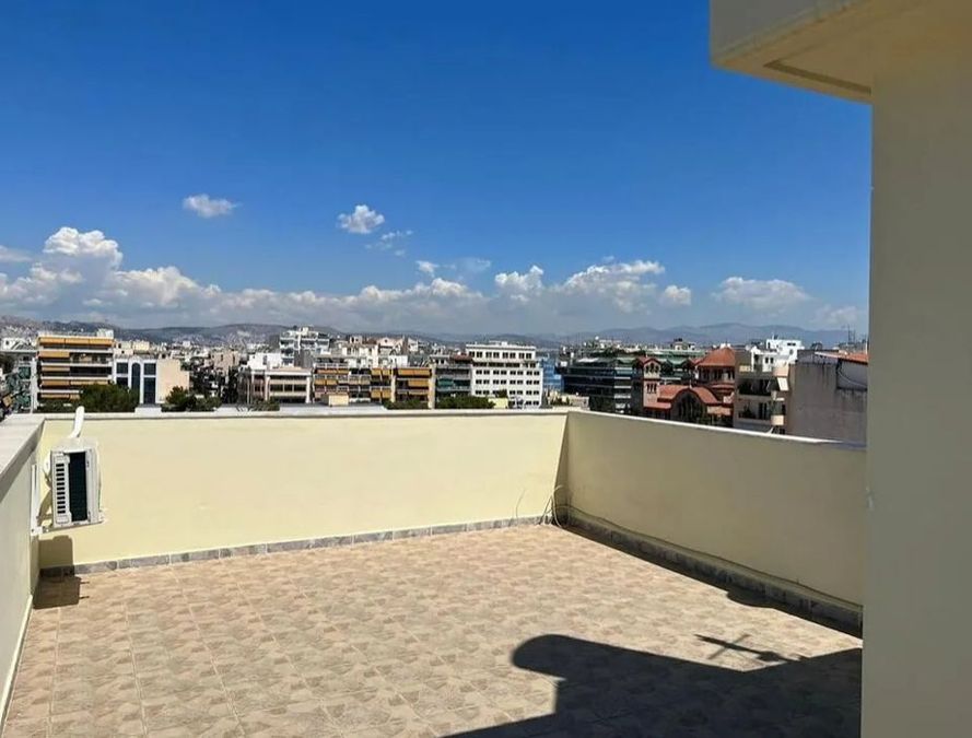 Photo 323377984