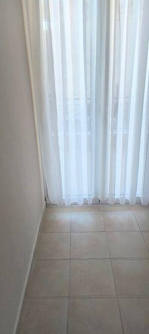 Photo 323393914