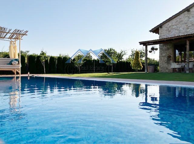 Снимка 323610229