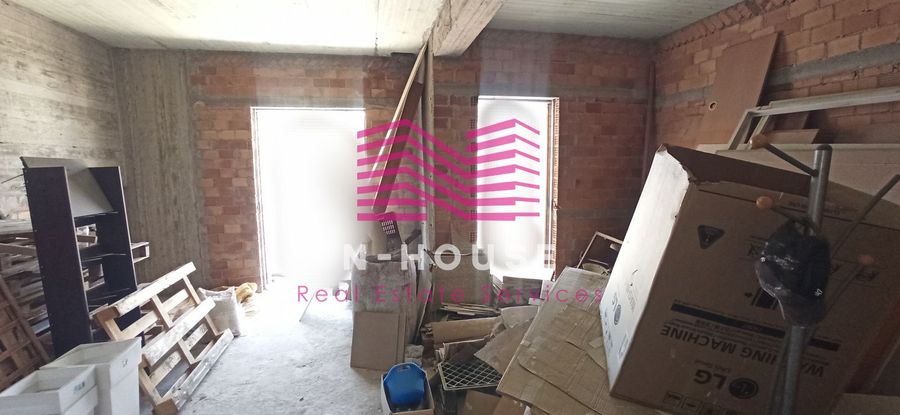 Photo 324438163