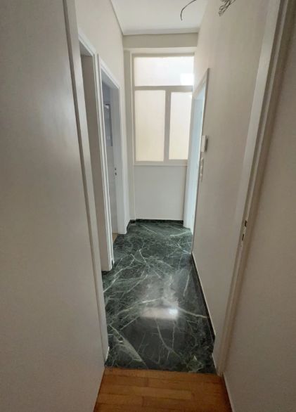 Photo 324438619