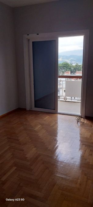 Photo 324994339