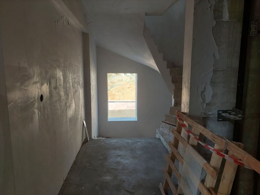 Photo 325076905