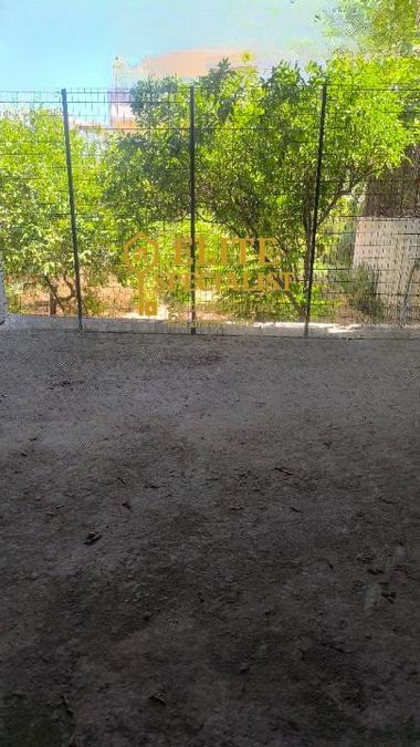 Photo 325143541