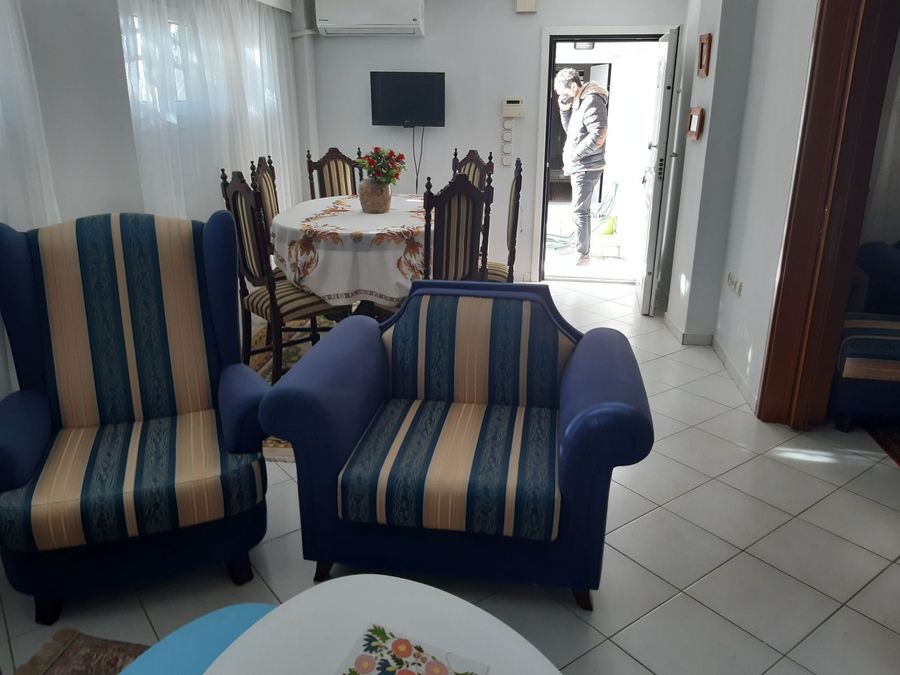 Photo 325223293