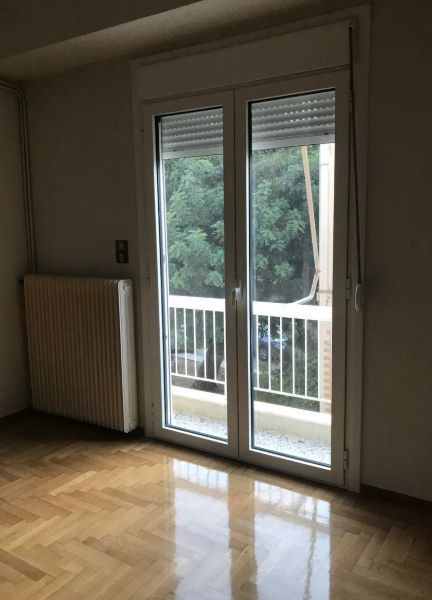 Photo 325728736