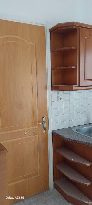 Photo 325768075