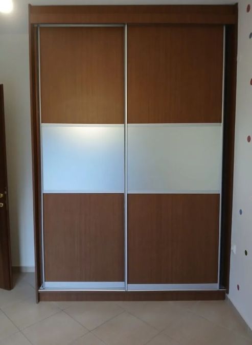 Photo 326079391