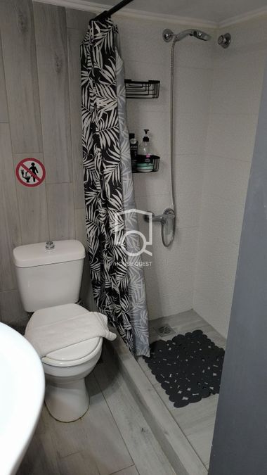 Photo 326093995