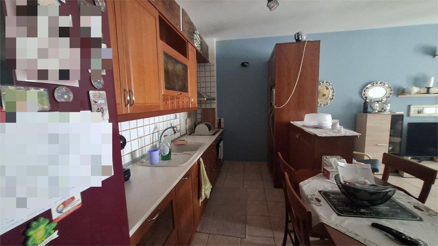 Photo 326221528