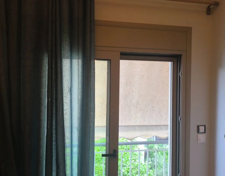Photo 326748424