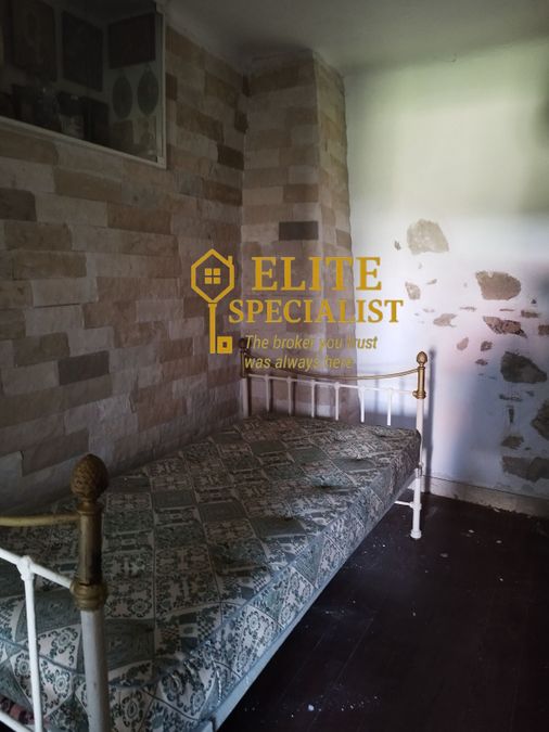 Photo 326891050