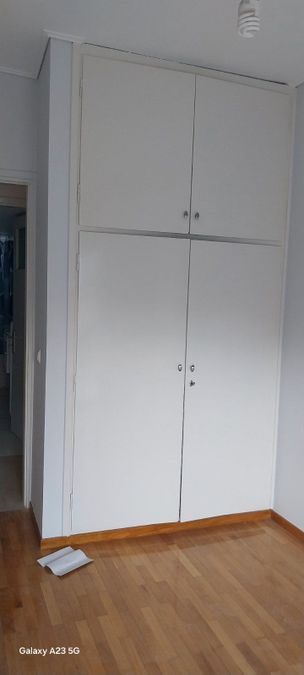 Photo 327029884