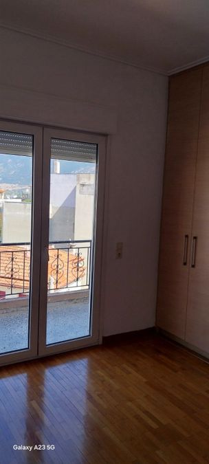 Photo 327030082