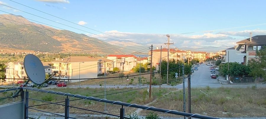 Photo 327031183