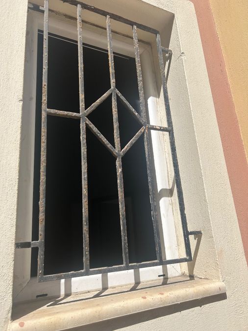 Photo 327092104