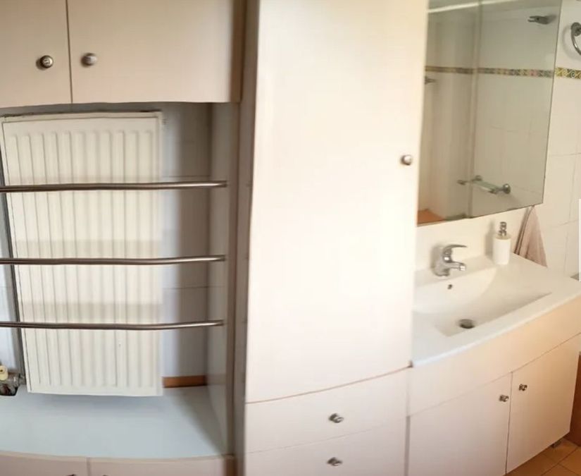 Photo 327158665
