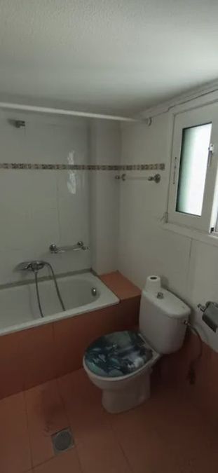 Photo 327158671