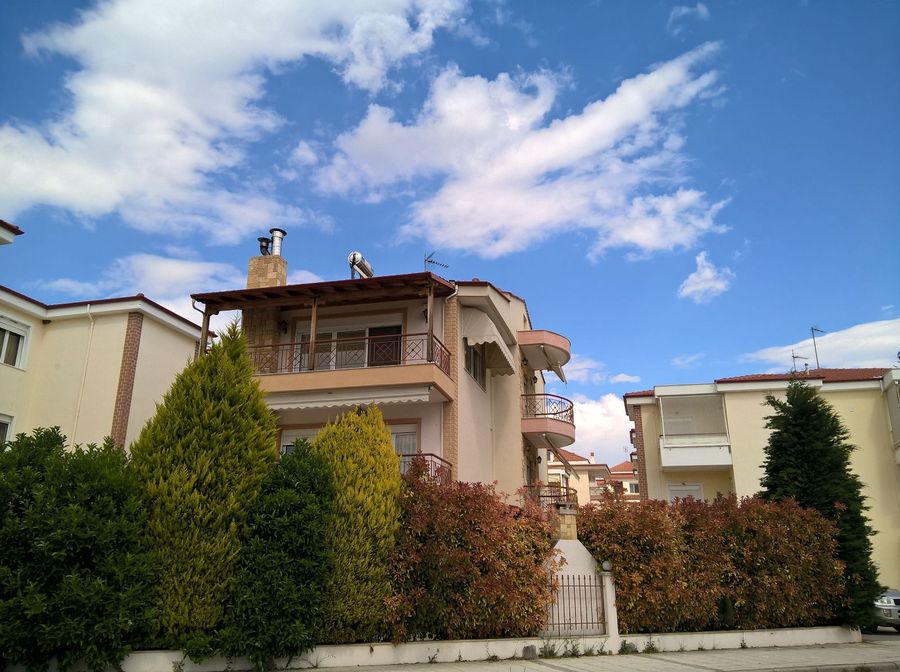 Photo 327288142