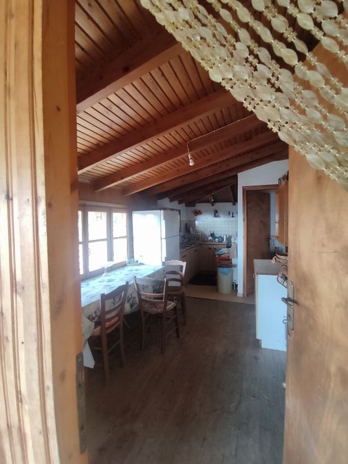 Photo 327303874
