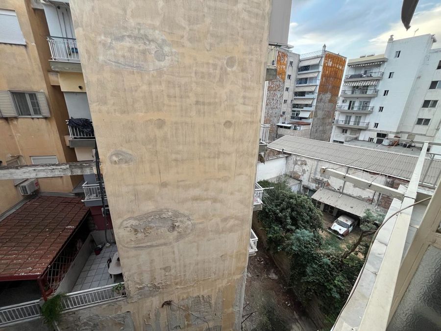 Photo 327378112