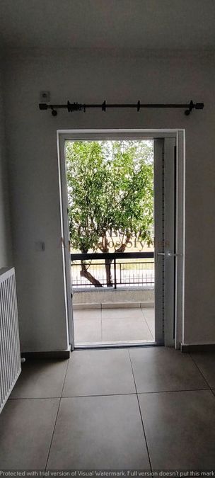 Photo 327384835