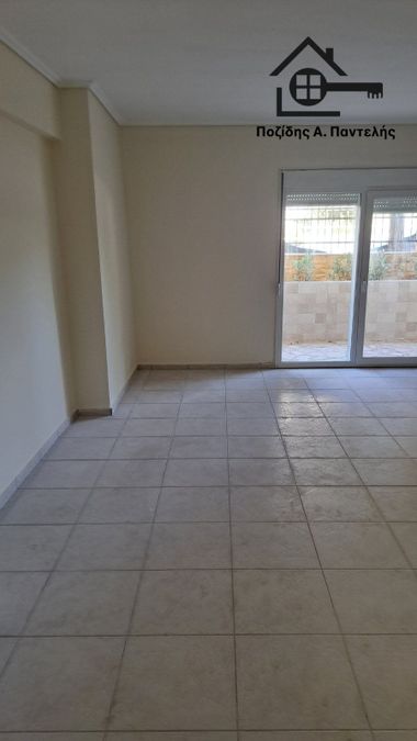 Photo 327527668