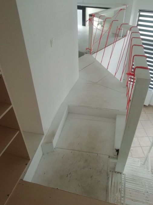 Photo 327541348