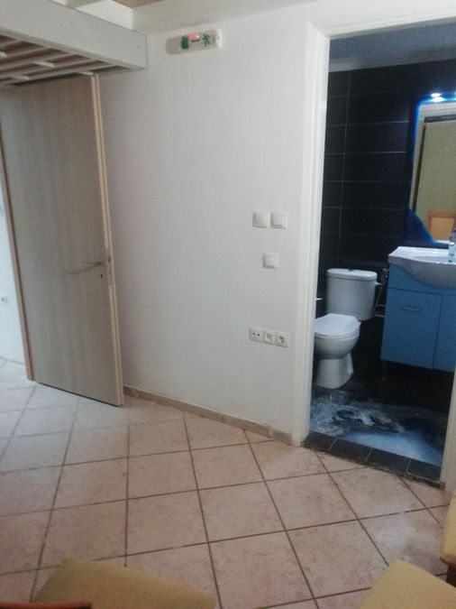 Photo 327541459