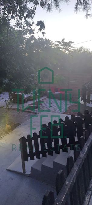 Photo 327649756