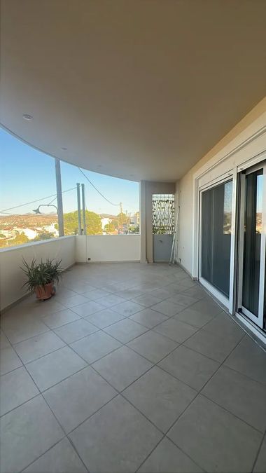 Photo 327691960