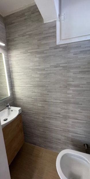 Photo 327764677