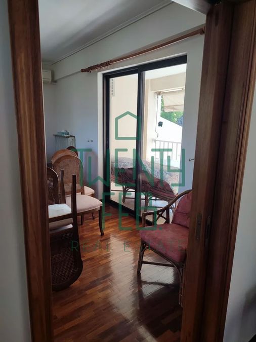 Photo 327807850