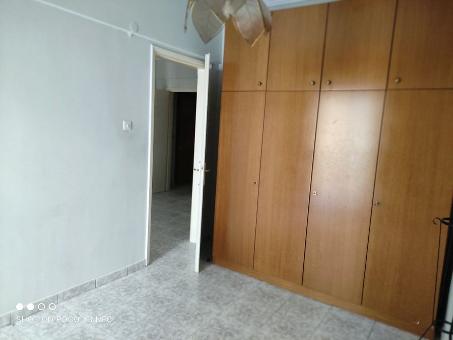 Photo 327839662