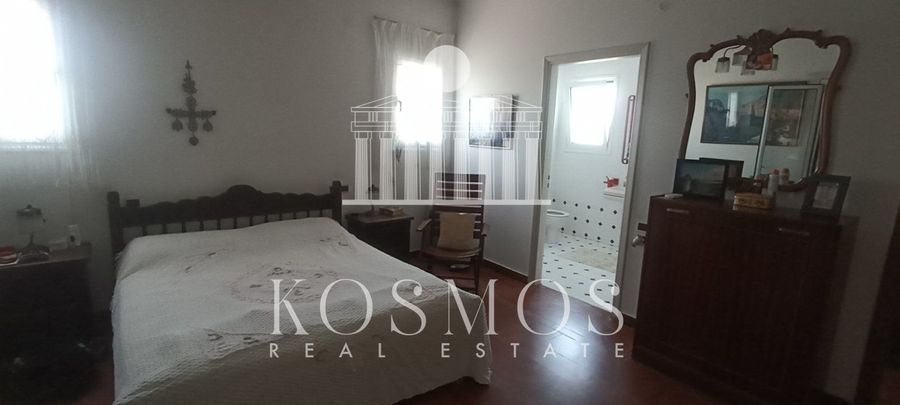 Photo 327934837