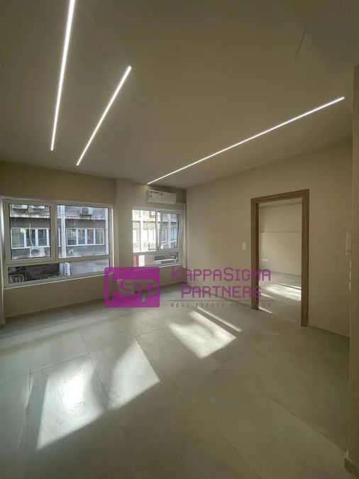 Photo 327972283