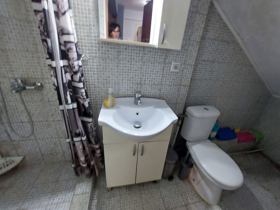 Photo 327972640