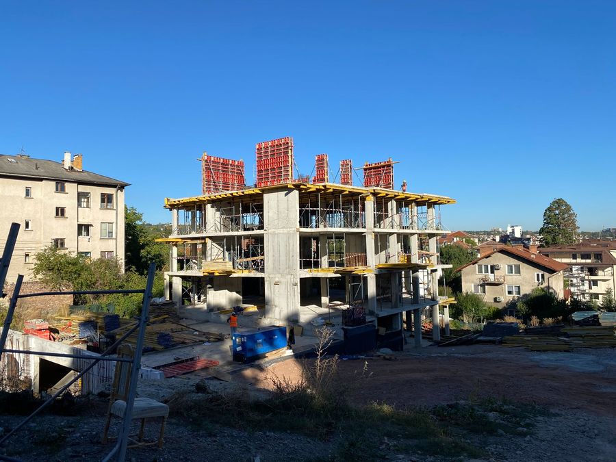 Снимка 328083181