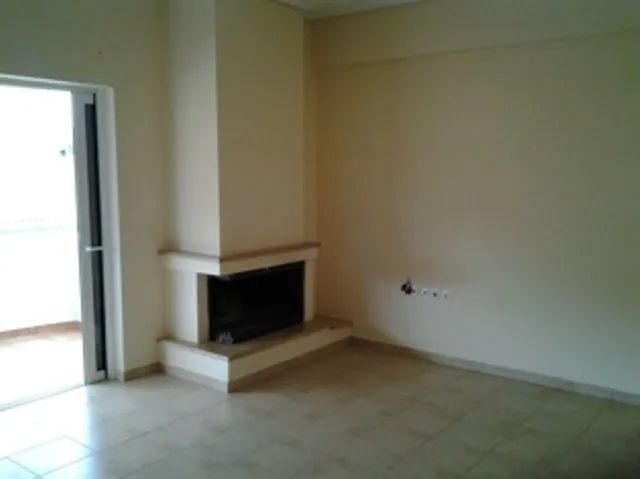 Photo 328192630