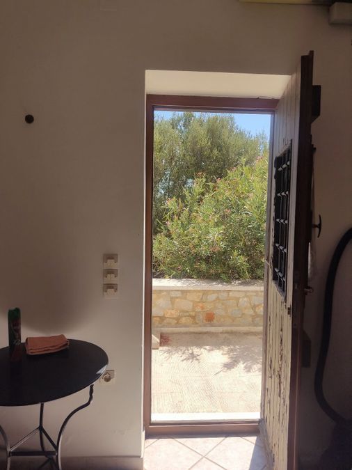 Photo 328238071