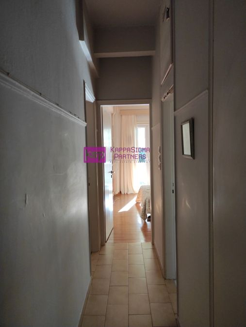 Photo 328377592